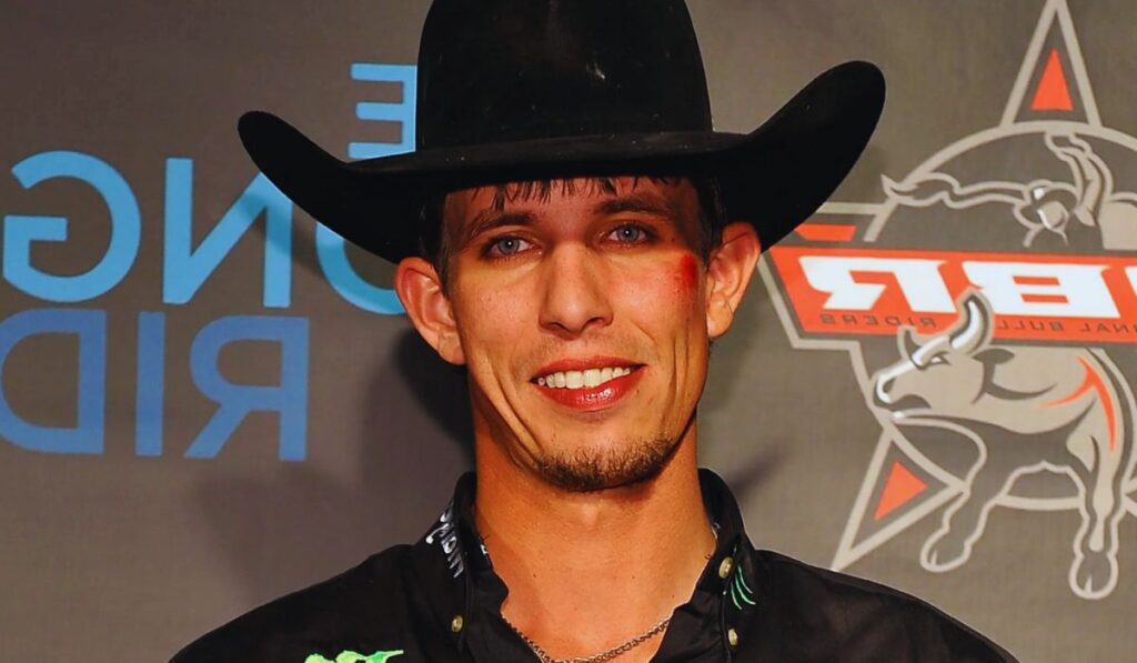 how tall is j b mauney